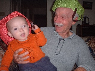 http://www.eichemiller.com/albums/December2002/basket-hats-sm.jpg